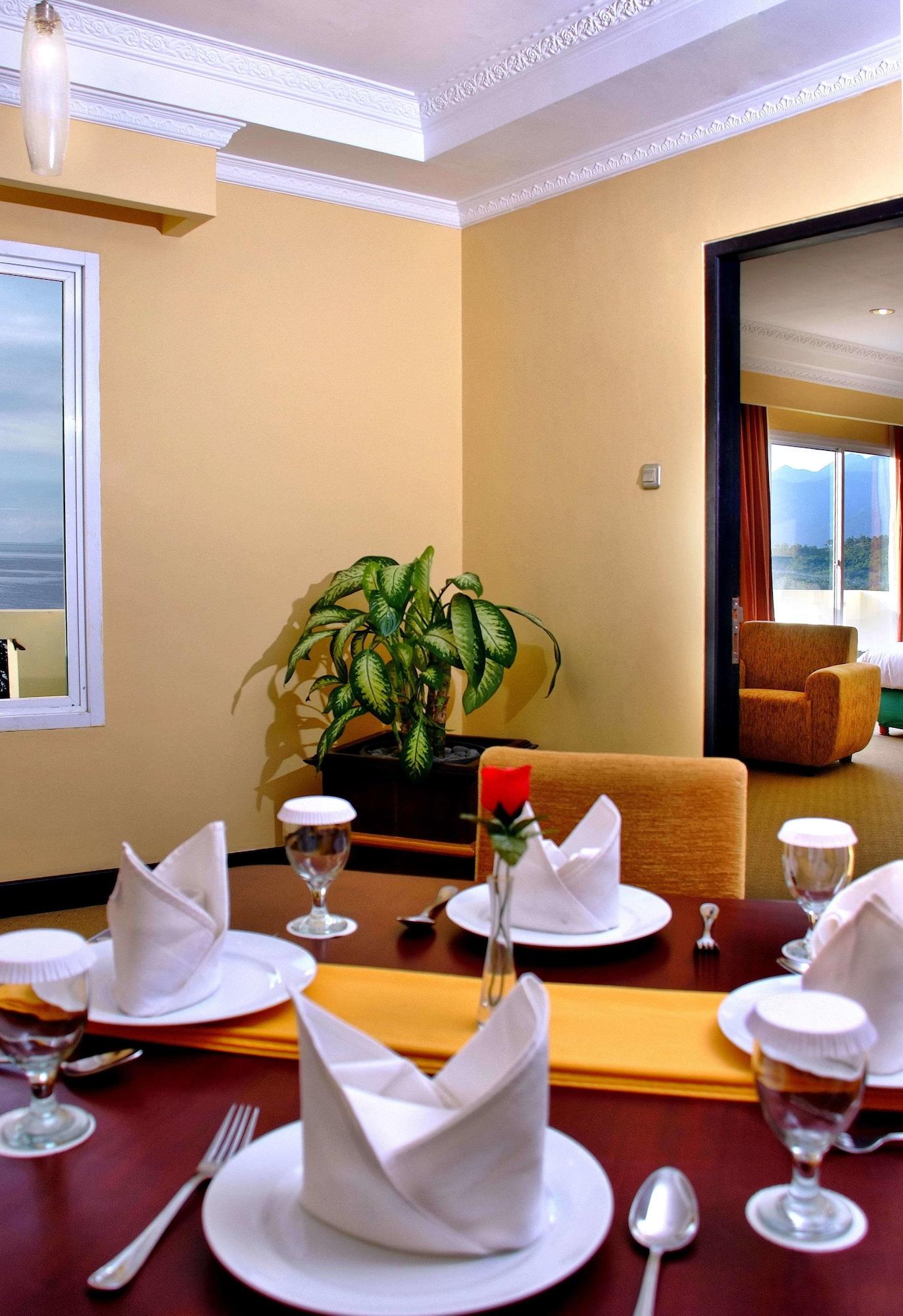 Aston Niu Manokwari Hotel & Conference Center מראה חיצוני תמונה