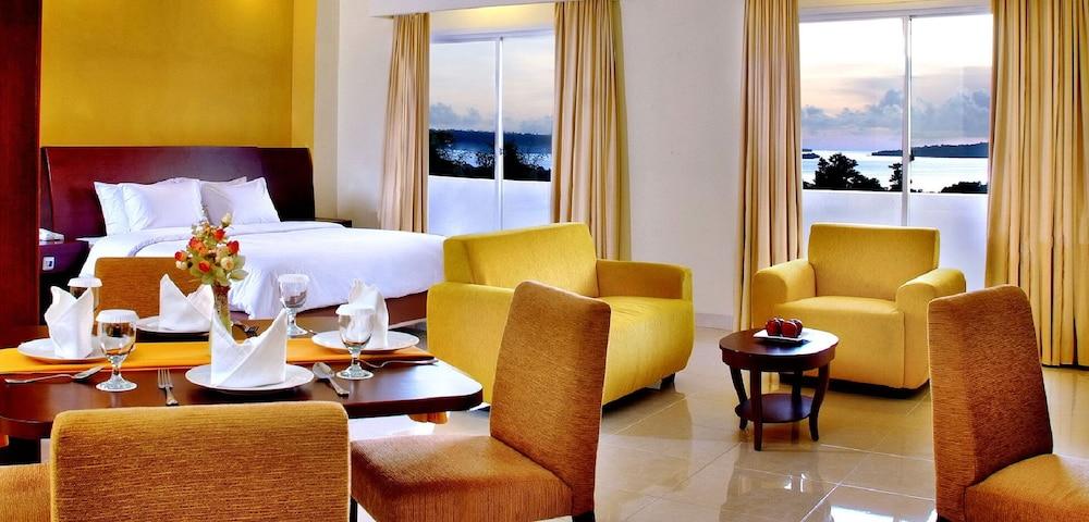 Aston Niu Manokwari Hotel & Conference Center מראה חיצוני תמונה