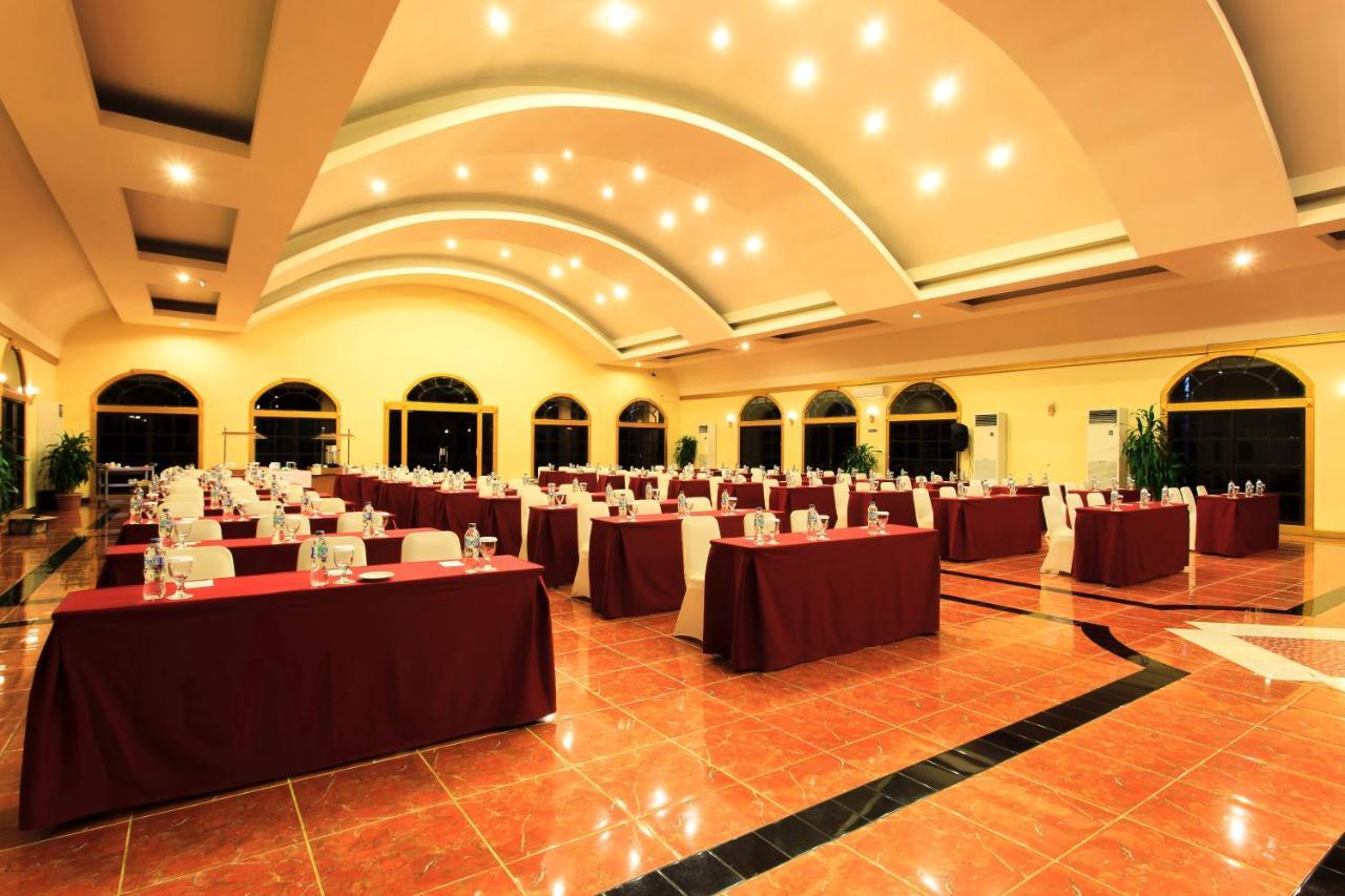 Aston Niu Manokwari Hotel & Conference Center מראה חיצוני תמונה
