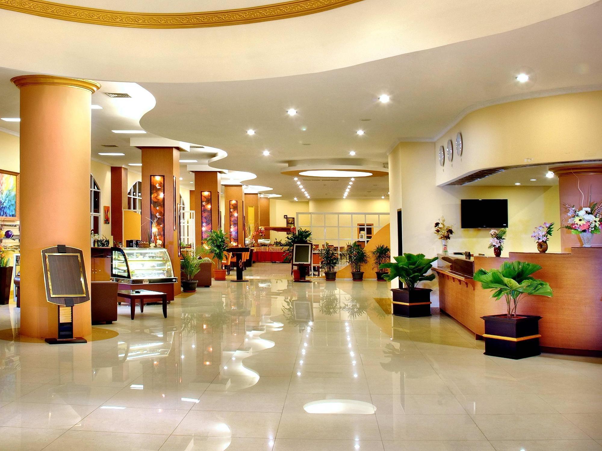 Aston Niu Manokwari Hotel & Conference Center מראה חיצוני תמונה