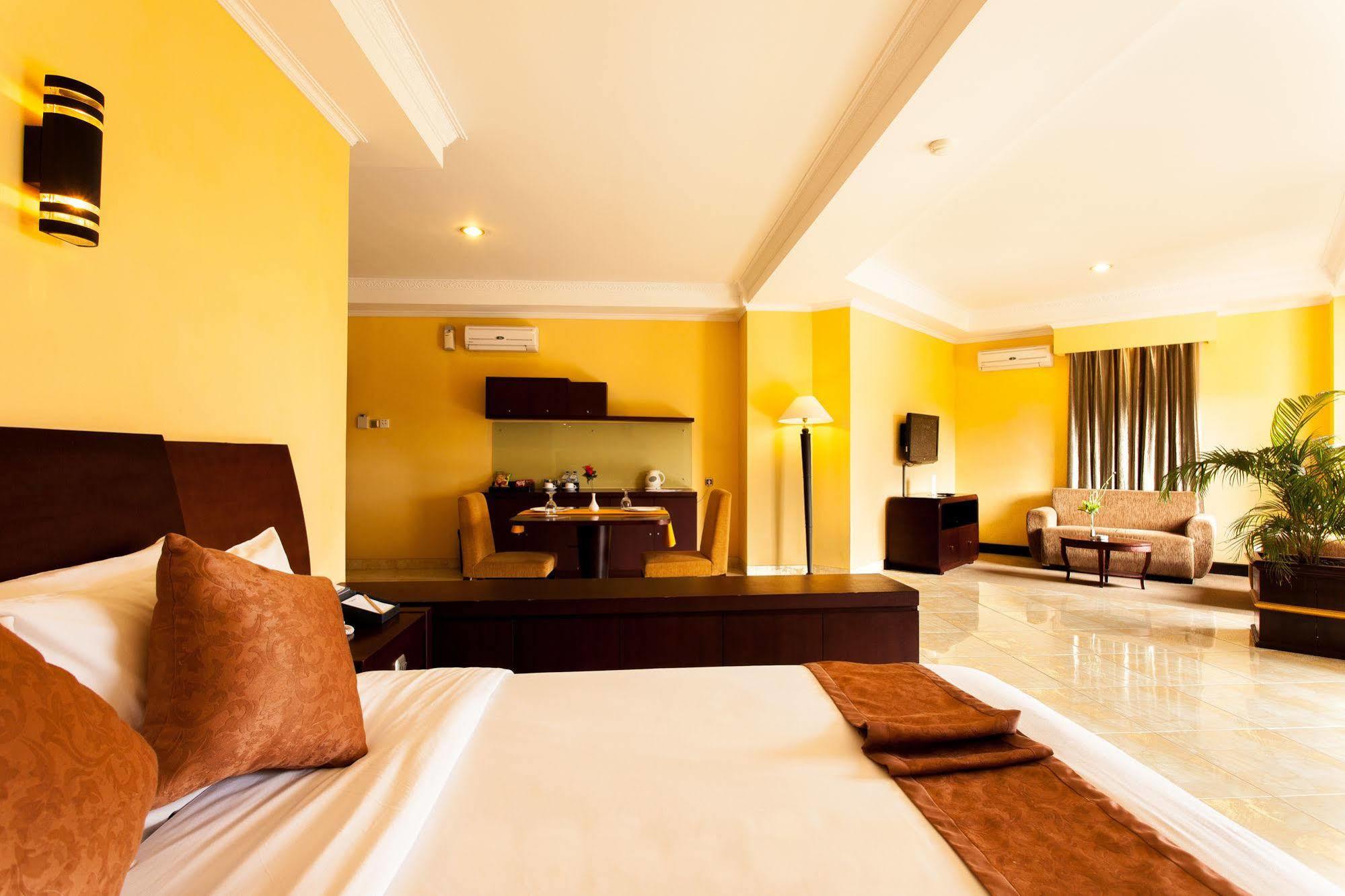 Aston Niu Manokwari Hotel & Conference Center מראה חיצוני תמונה